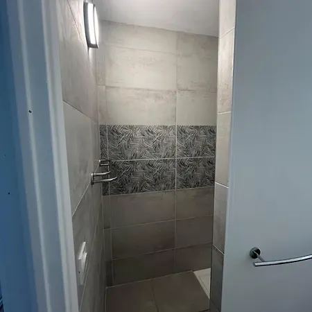 Bel Et Grand 4 Pieces Avec Parking Appartement *