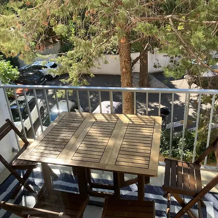 Bel Et Grand 4 Pieces Avec Parking Appartement