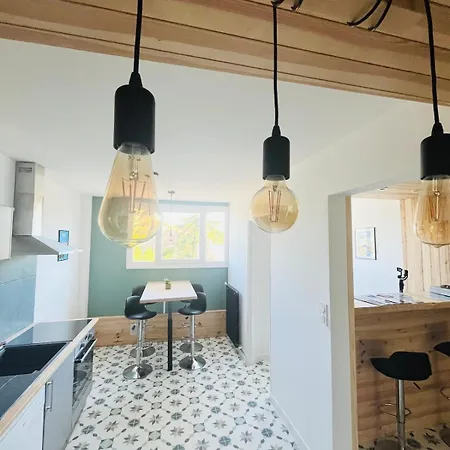 Appartement Bel Et Grand 4 Pieces Avec Parking *